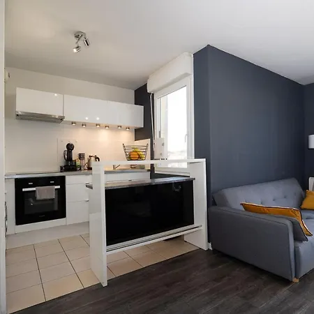 T3-rare-2 Chambres-parking Gratuit-2 Terrasses-netflix-proche Paris-la Defense