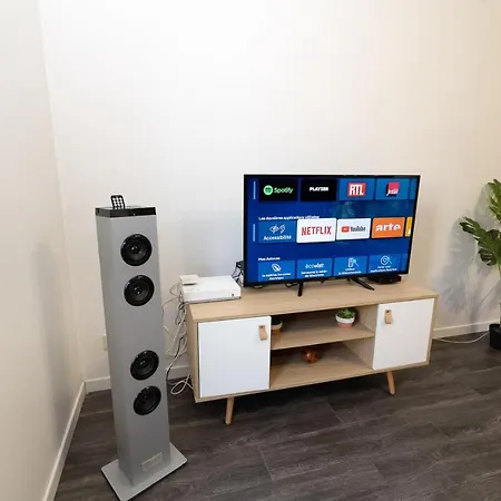 Appartamento T3-rare-2 Chambres-parking Gratuit-2 Terrasses-netflix-proche Paris-la Defense *