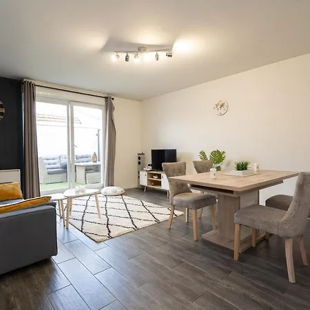 T3-rare-2 Chambres-parking Gratuit-2 Terrasses-netflix-proche Paris-la Defense Apartment